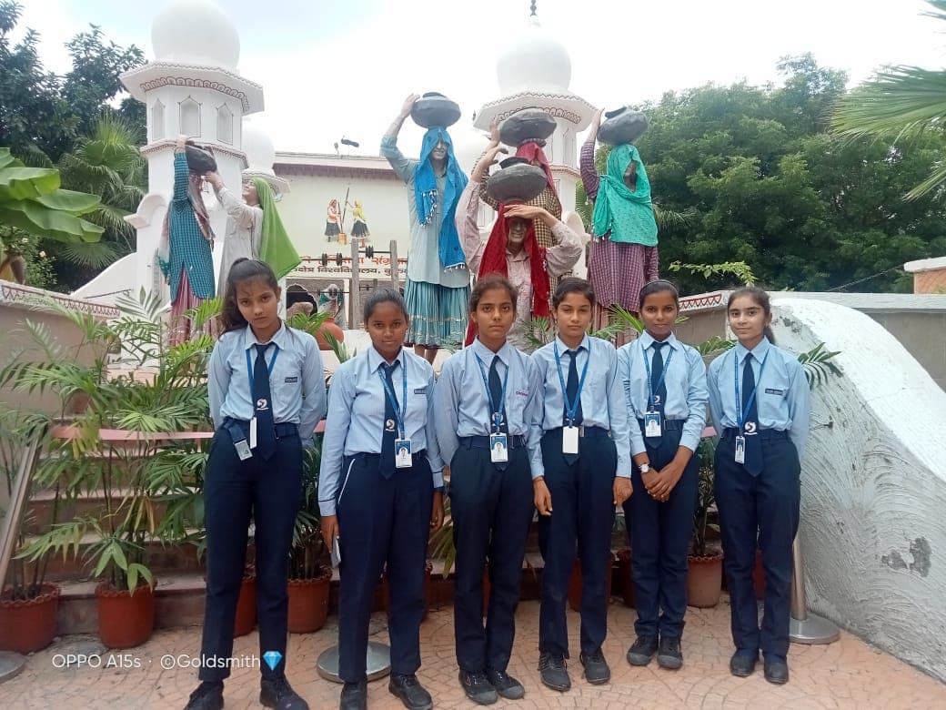 Childrens Visit Monuments